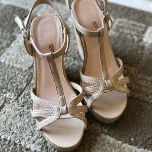 Beige summer wedges